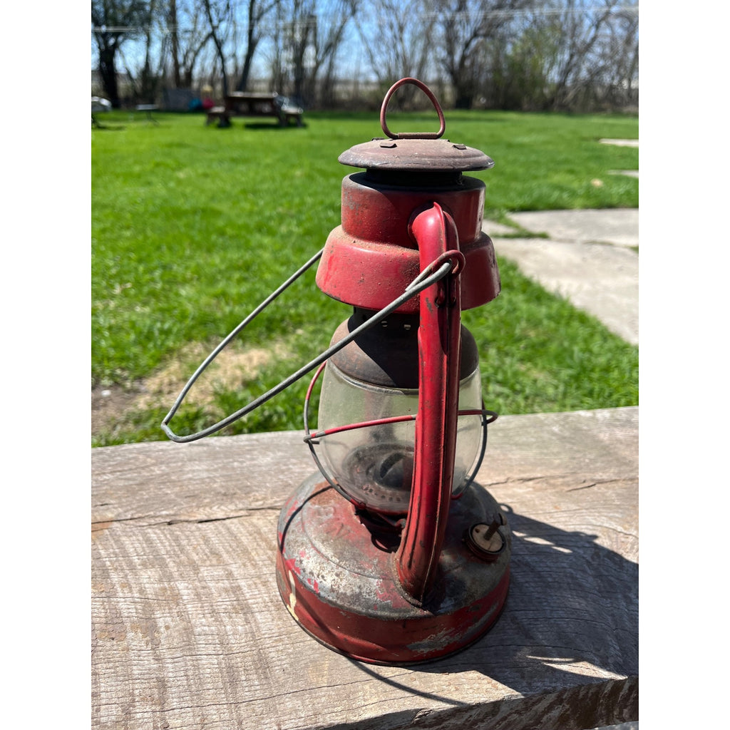 Vintage Elgin Red Kerosene Barn/Railroad Lantern w/Clear Globe