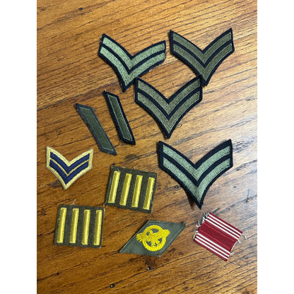 Original WWII US Army Corporal Rank Badges Lot Ruptured Duck Overseas Service Bars ++