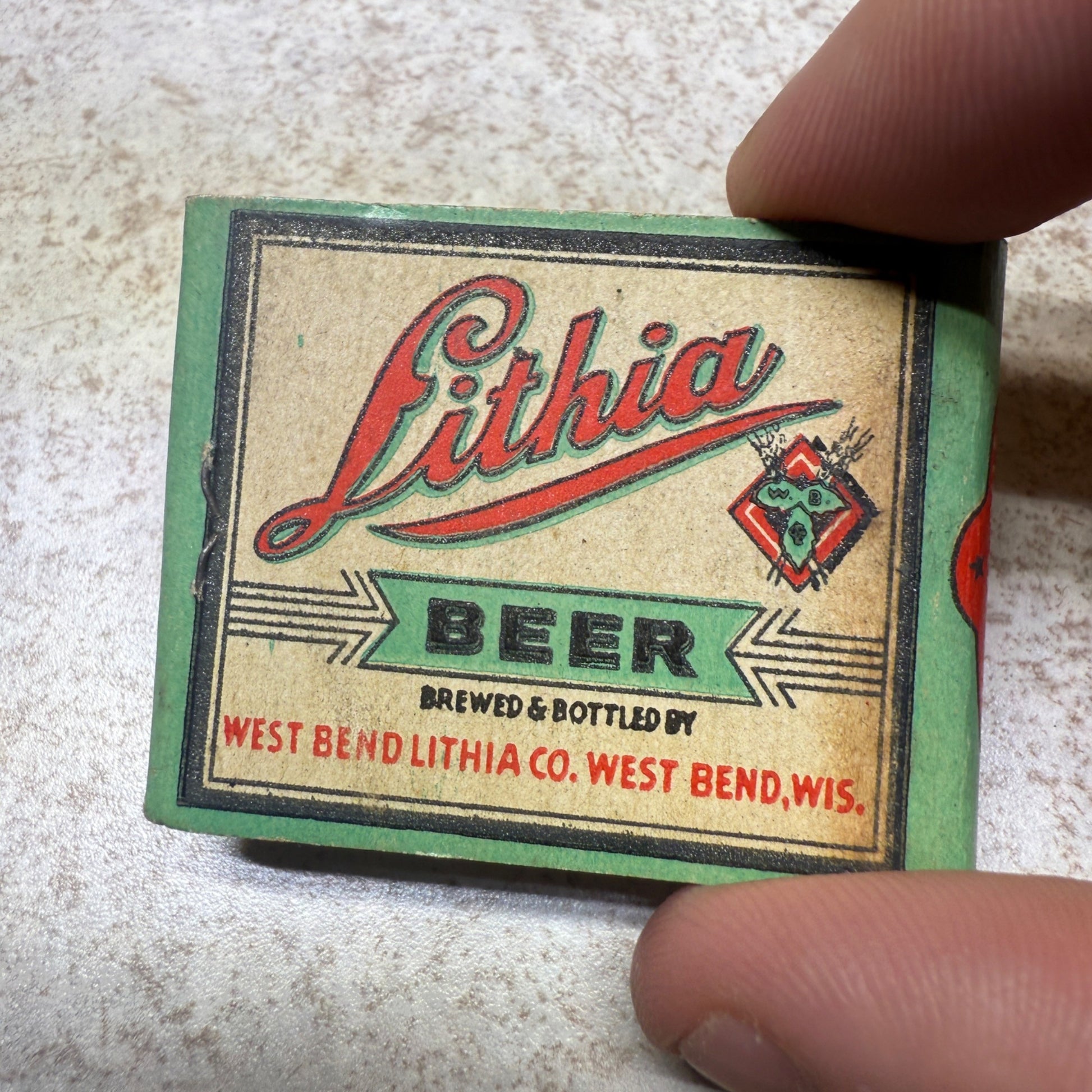 Vintage Matchbook Silver Brook Red Arrow Resort West Bend Wis, Lithia Beer