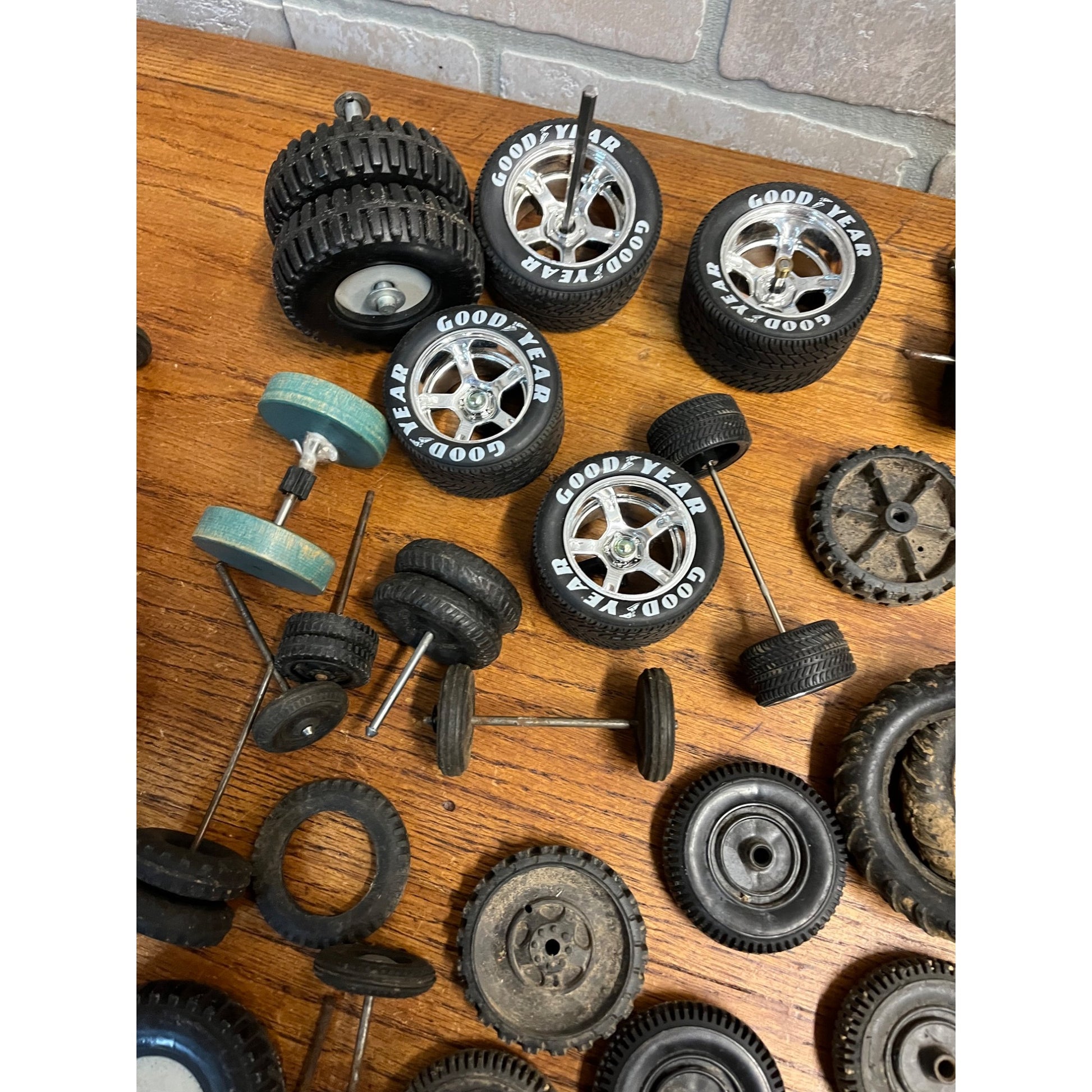 Vintage Toy Tire Wheel Parts Axles Nylint, Ertl, -- Tonka? Buddy L?