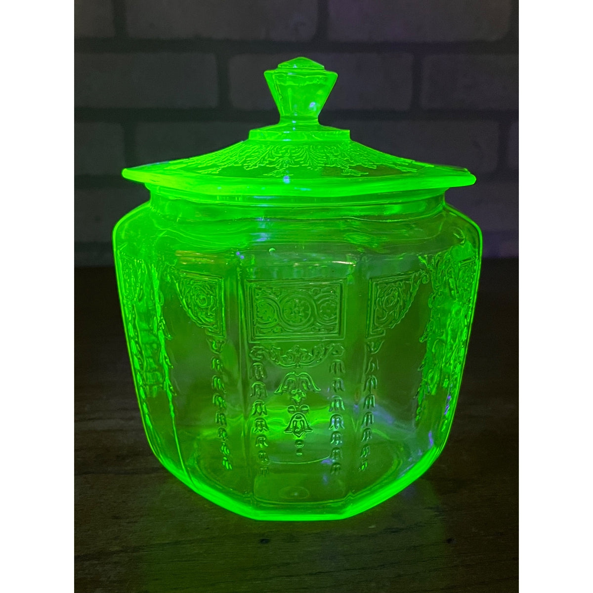 Vintage Anchor Hocking Princess Green Uranium Depression Glass Cookie Jar Lidded