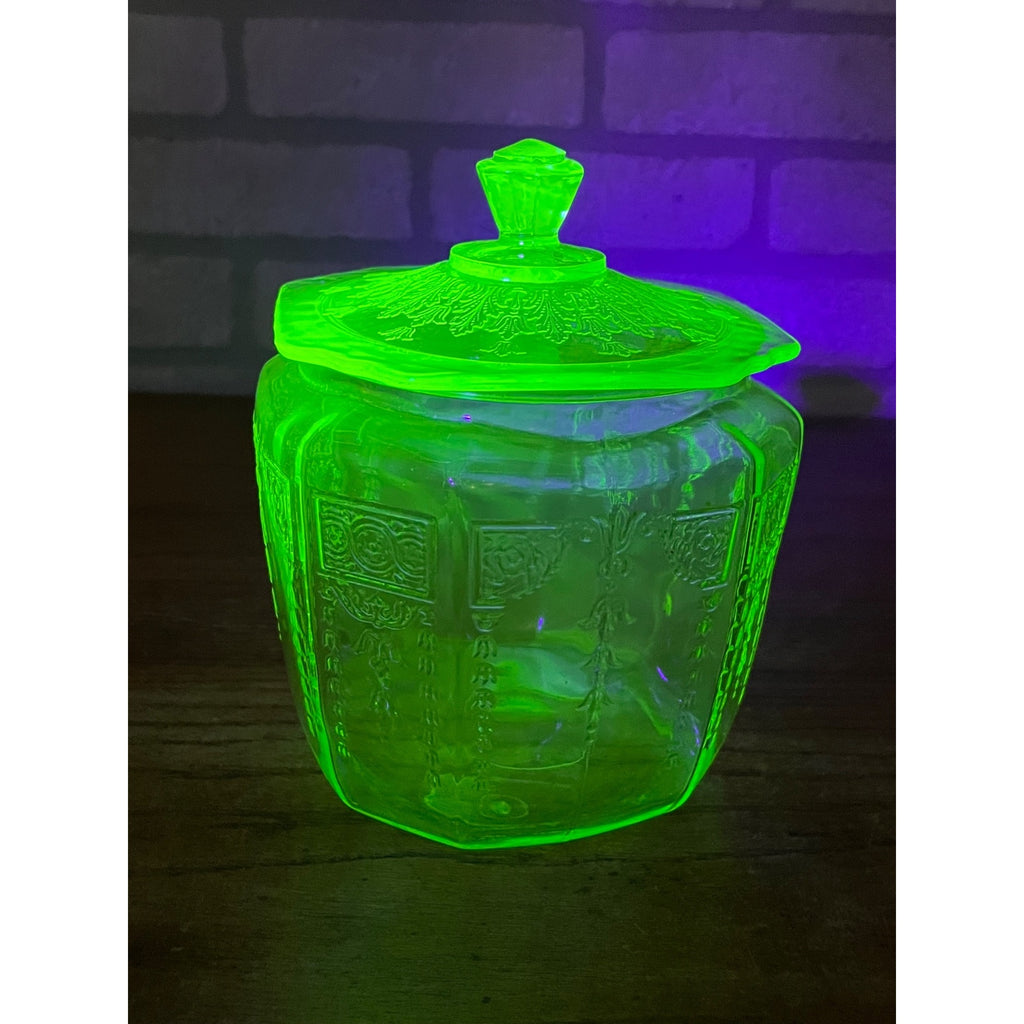 Vintage Anchor Hocking Princess Green Uranium Depression Glass Cookie Jar Lidded