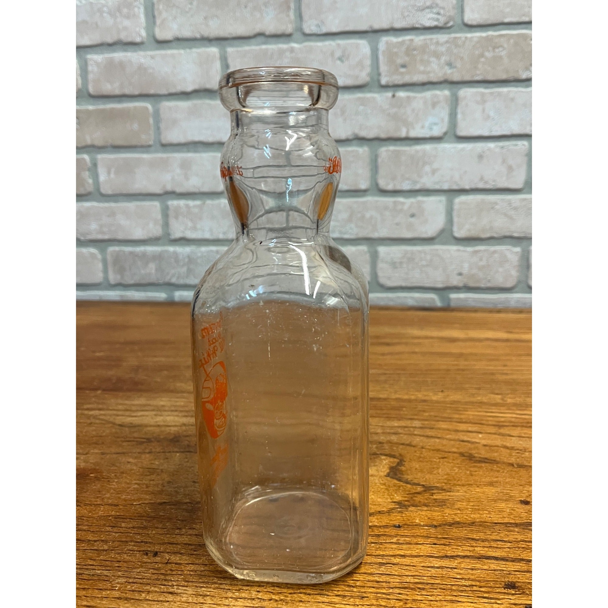 Vintage Better Farms Dairy Products "Cream That Will Whip" Milk Bottle Fond du Lac Wisconsin WI One Quart