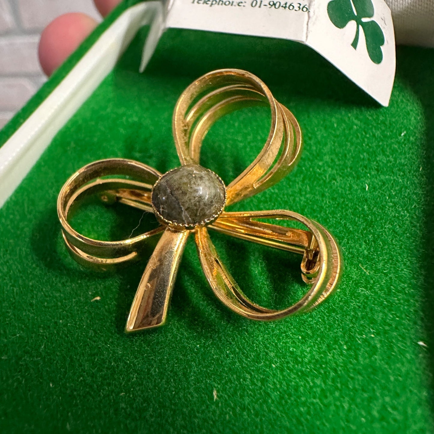 Vintage Clover Brooch Connemara Marble Center Gold Tone Lapel Ireland