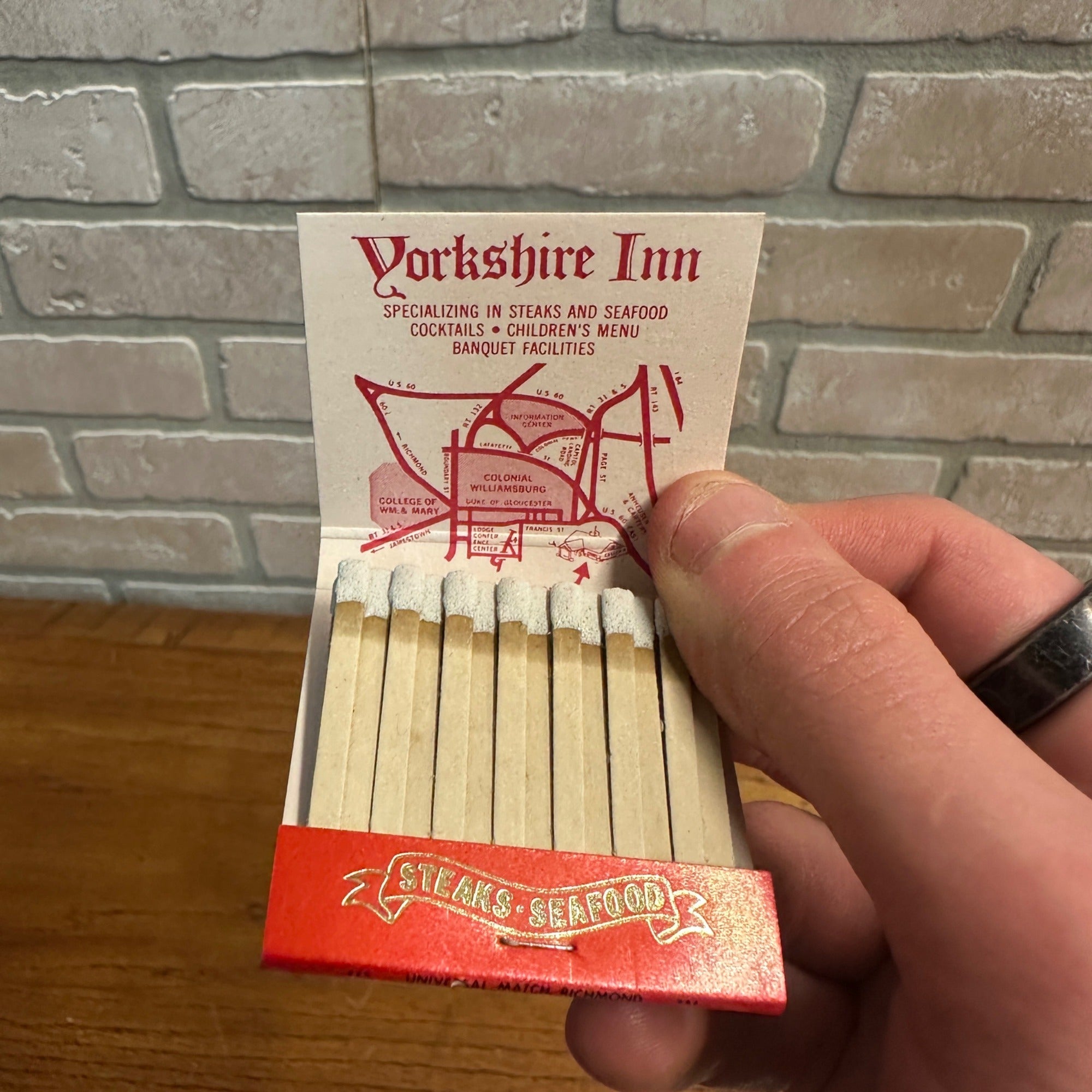 Vintage WILLIAMSBURG Virginia VA YORKSHIRE Restaurant INN Matchbook Picture Sign
