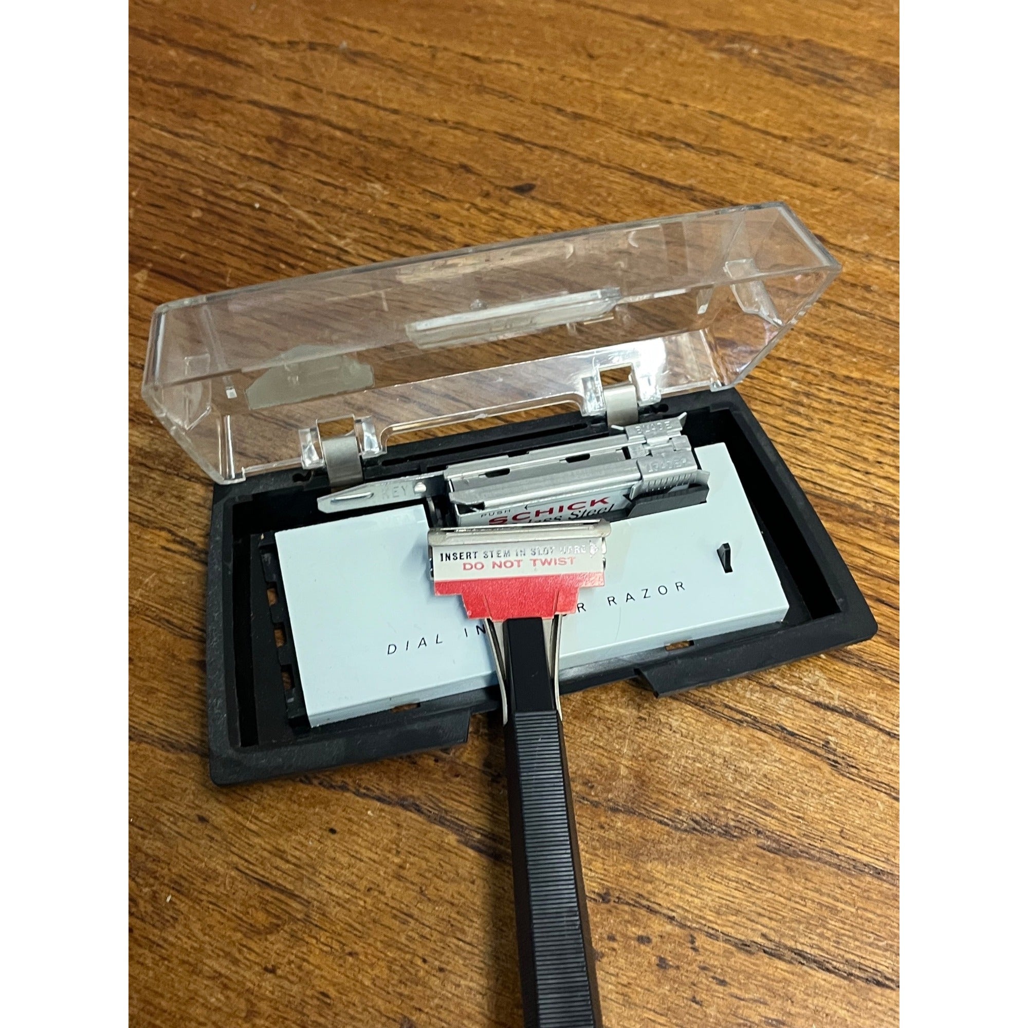 New in Original Case Schick Adjustable Injector Silver Tone SE Safety Razor