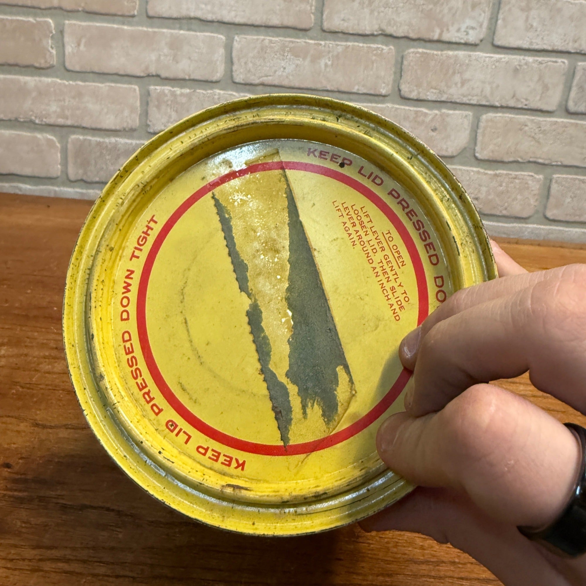 Vintage Friends Smoking Tobacco Advertising Tin Hunting Dog Cigar