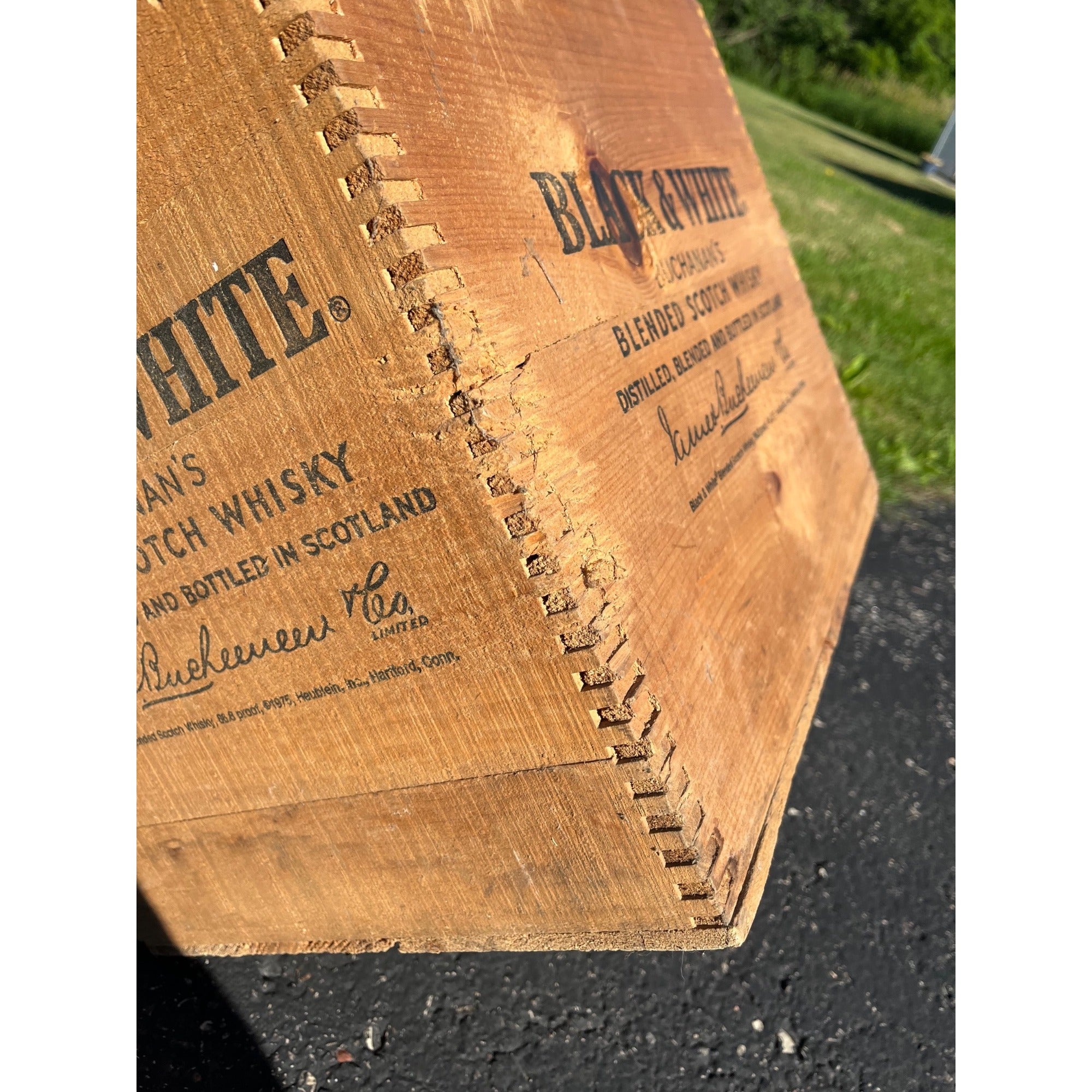 Vintage Black & White Blended Scotch Whisky Wooden Advertising Crate Wood