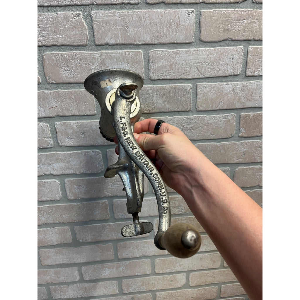 Vintage Universal No. 2 Meat Grinder Food Chopper Landers Frary Clark LF & C