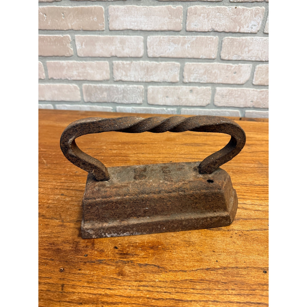 Antique 18 lb Cast Iron Sad Iron Flat Iron w/Twisted Handle Primitive Decor #30