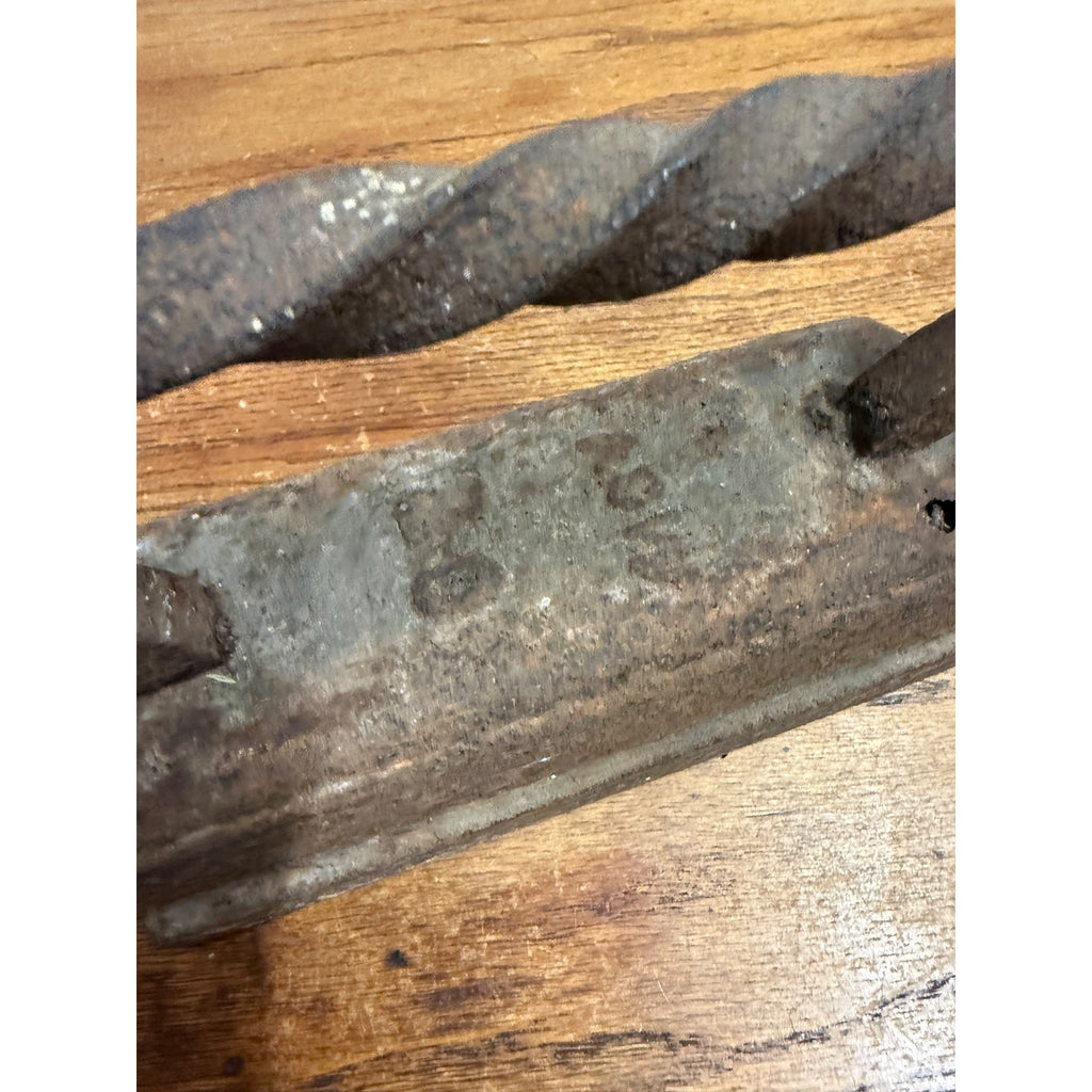 Antique 18 lb Cast Iron Sad Iron Flat Iron w/Twisted Handle Primitive Decor #30
