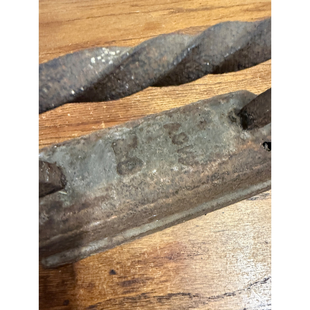 Antique 18 lb Cast Iron Sad Iron Flat Iron w/Twisted Handle Primitive Decor #30