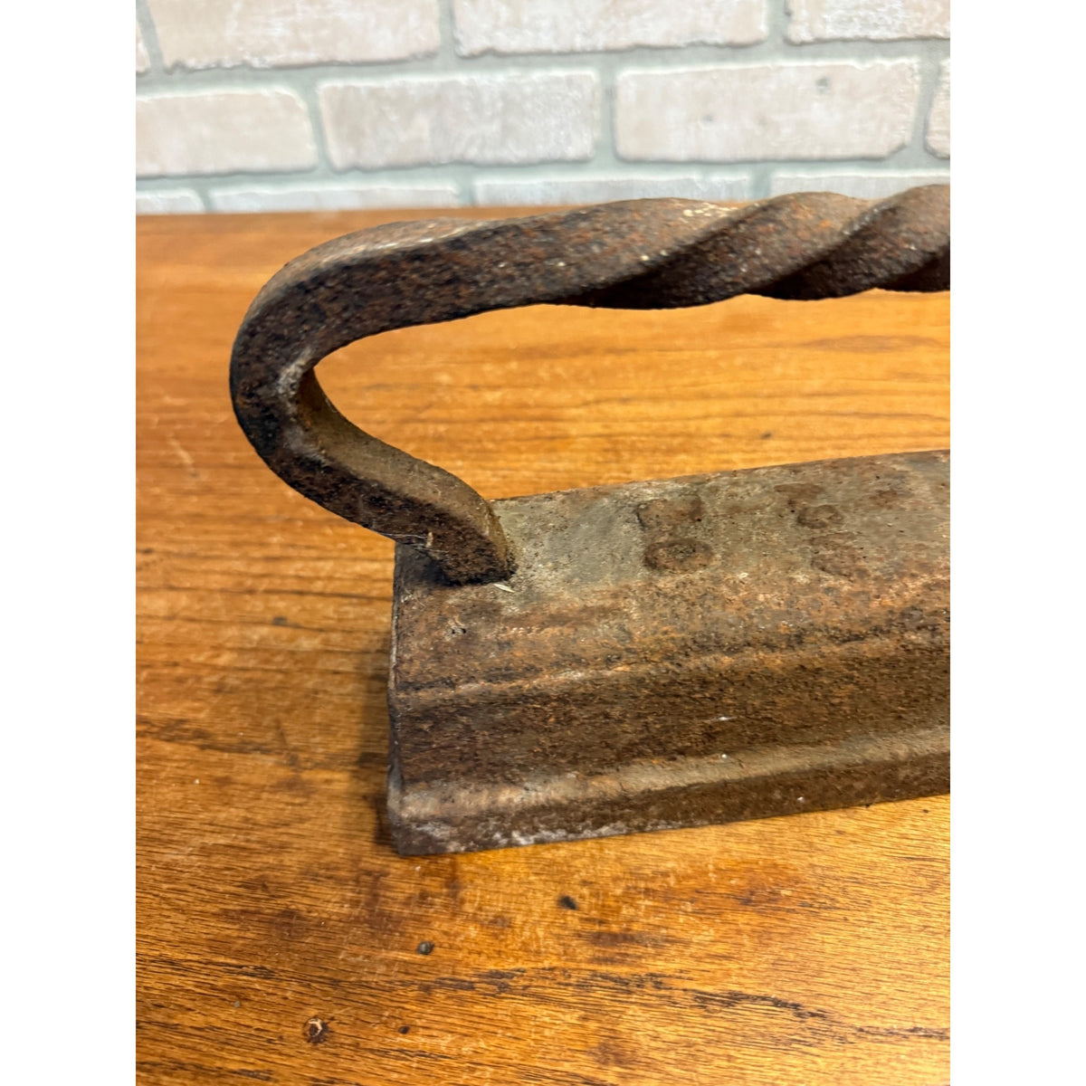 Antique 18 lb Cast Iron Sad Iron Flat Iron w/Twisted Handle Primitive Decor #30