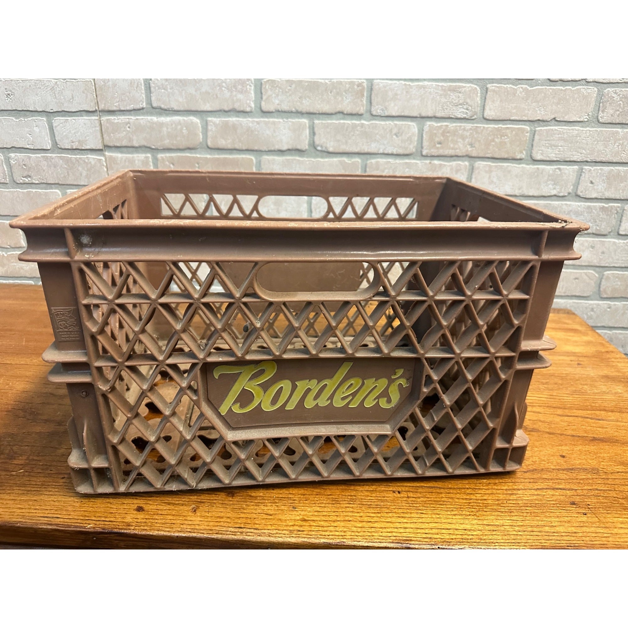 Vintage 1960s Borden's Dairy Milk Plastic Container Carrier for Quart Bottles