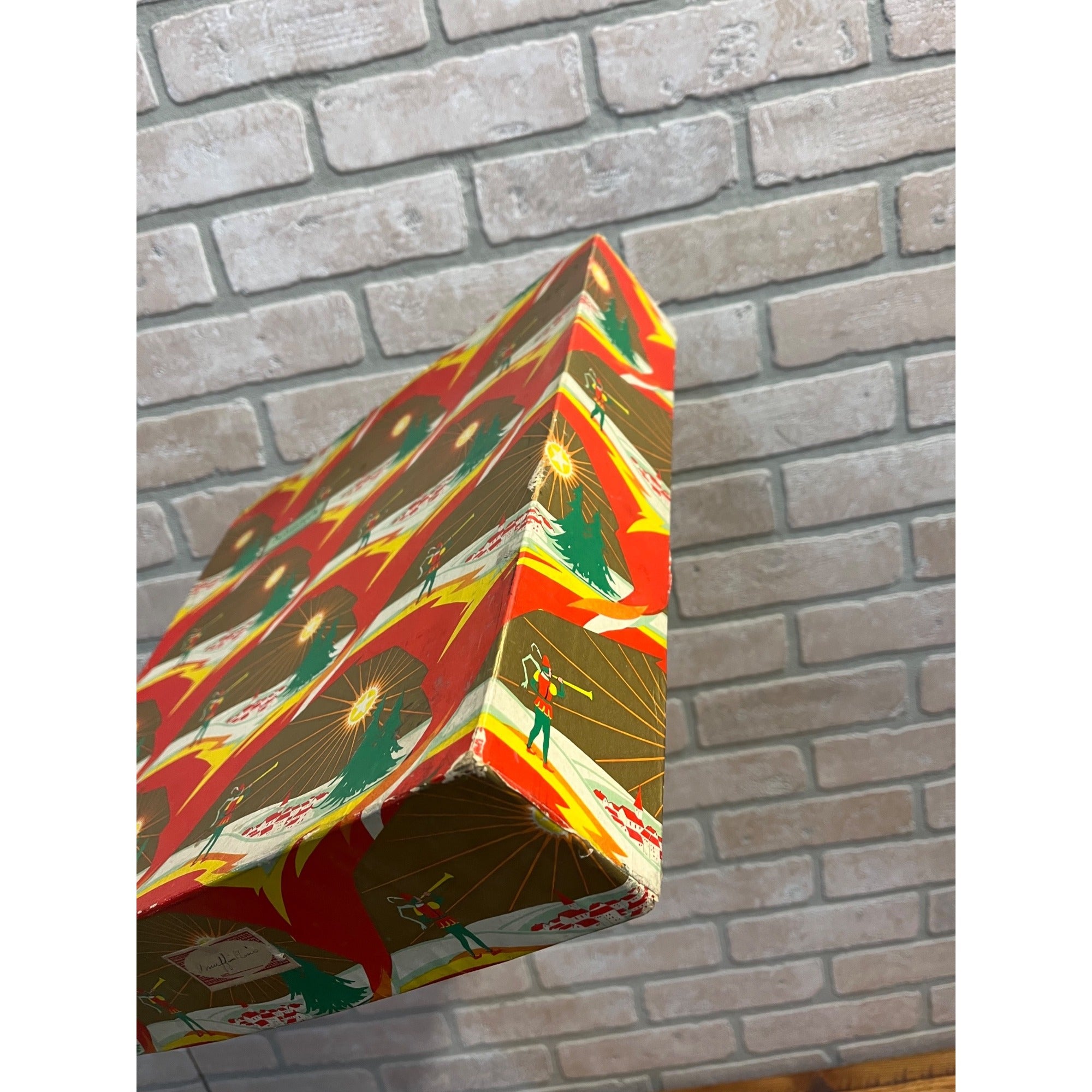 Vintage Christmas Advertising Schuster's Milwaukee WI Department Store Box