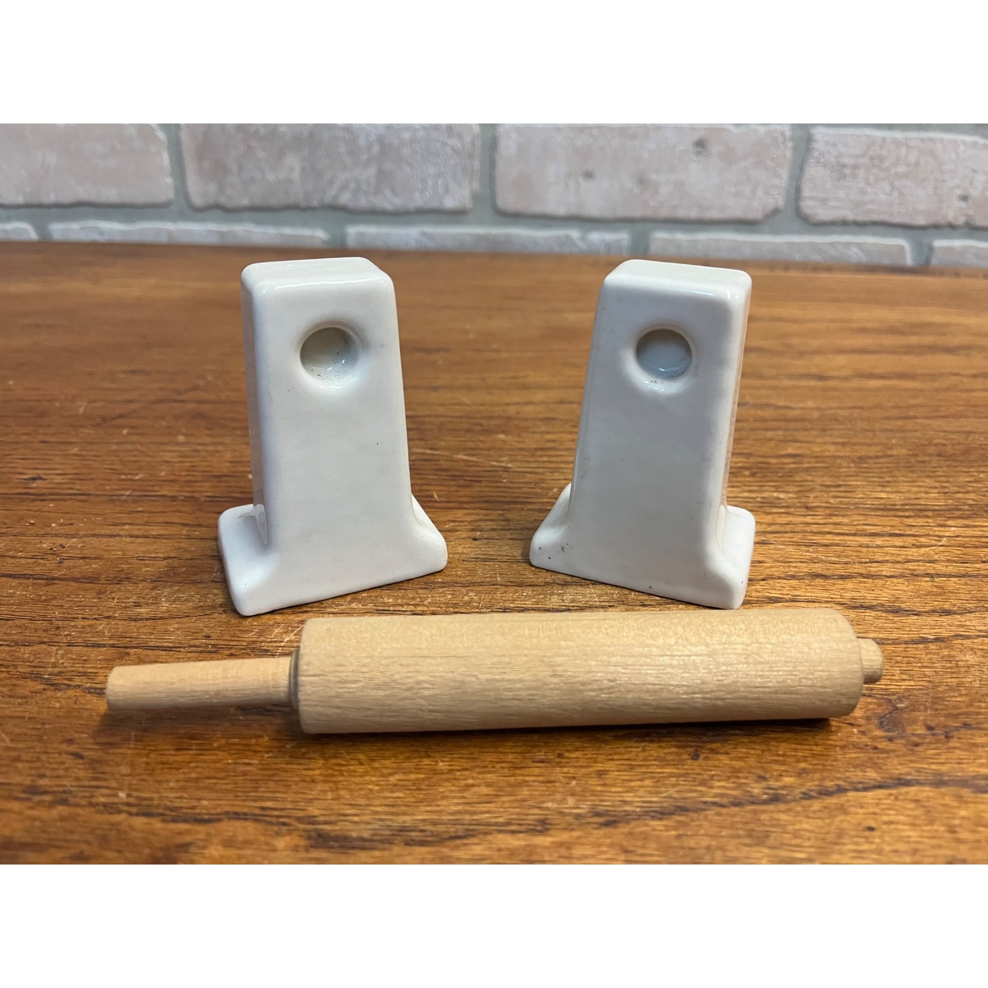 Vintage White Porcelain Bathroom Toilet Paper Roll Holder w/ Wood Rod