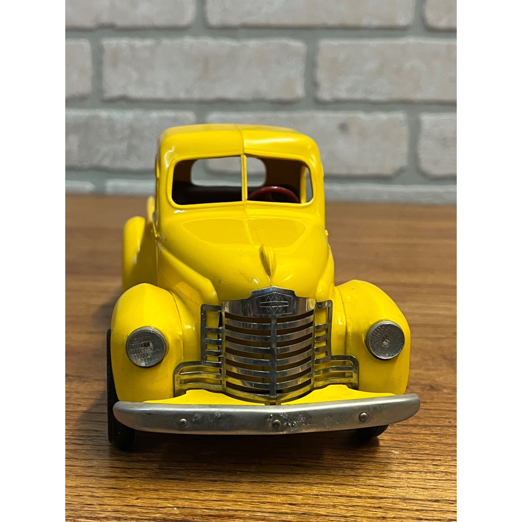 1947 International IH Pickup Truck Milwaukee Journal - PMC Promo 1:25 plastic