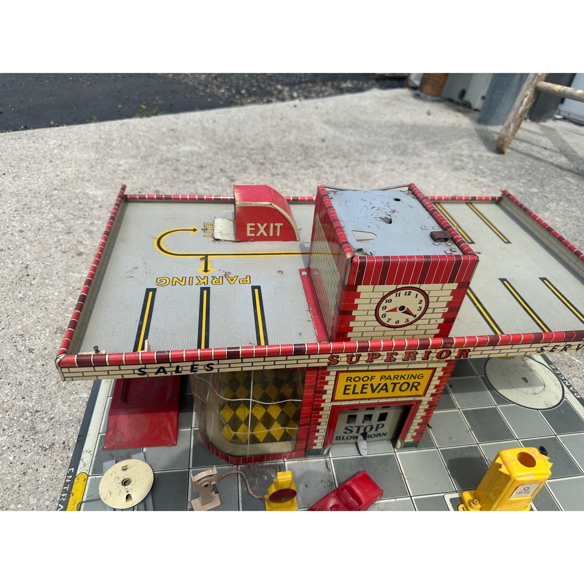 Vintage 1950s Auto Sales Repair Garage Toy Playset T. Cohn Tin Litho