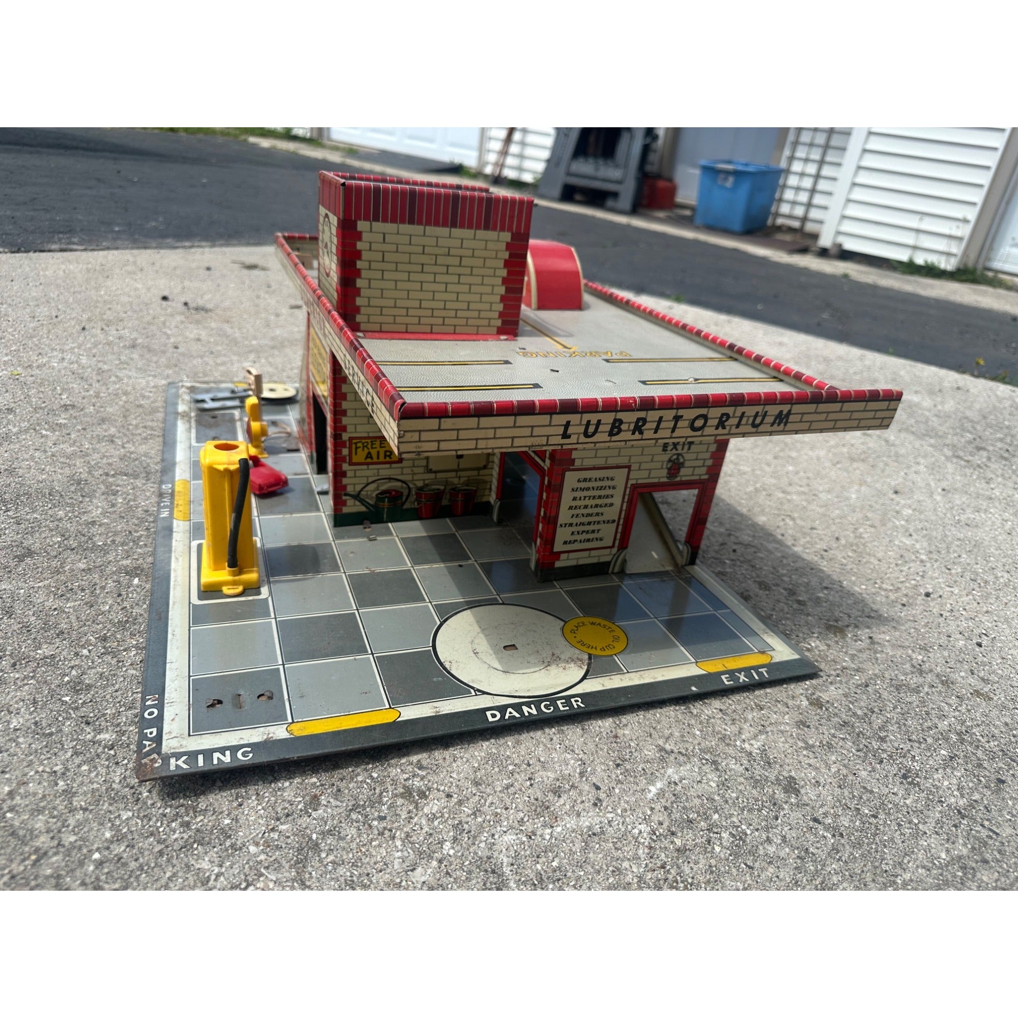 Vintage 1950s Auto Sales Repair Garage Toy Playset T. Cohn Tin Litho