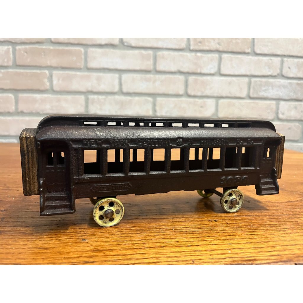 Antique IDEAL New York Cental Railroad 1086 Cast Iron Floor Passenger Train Car