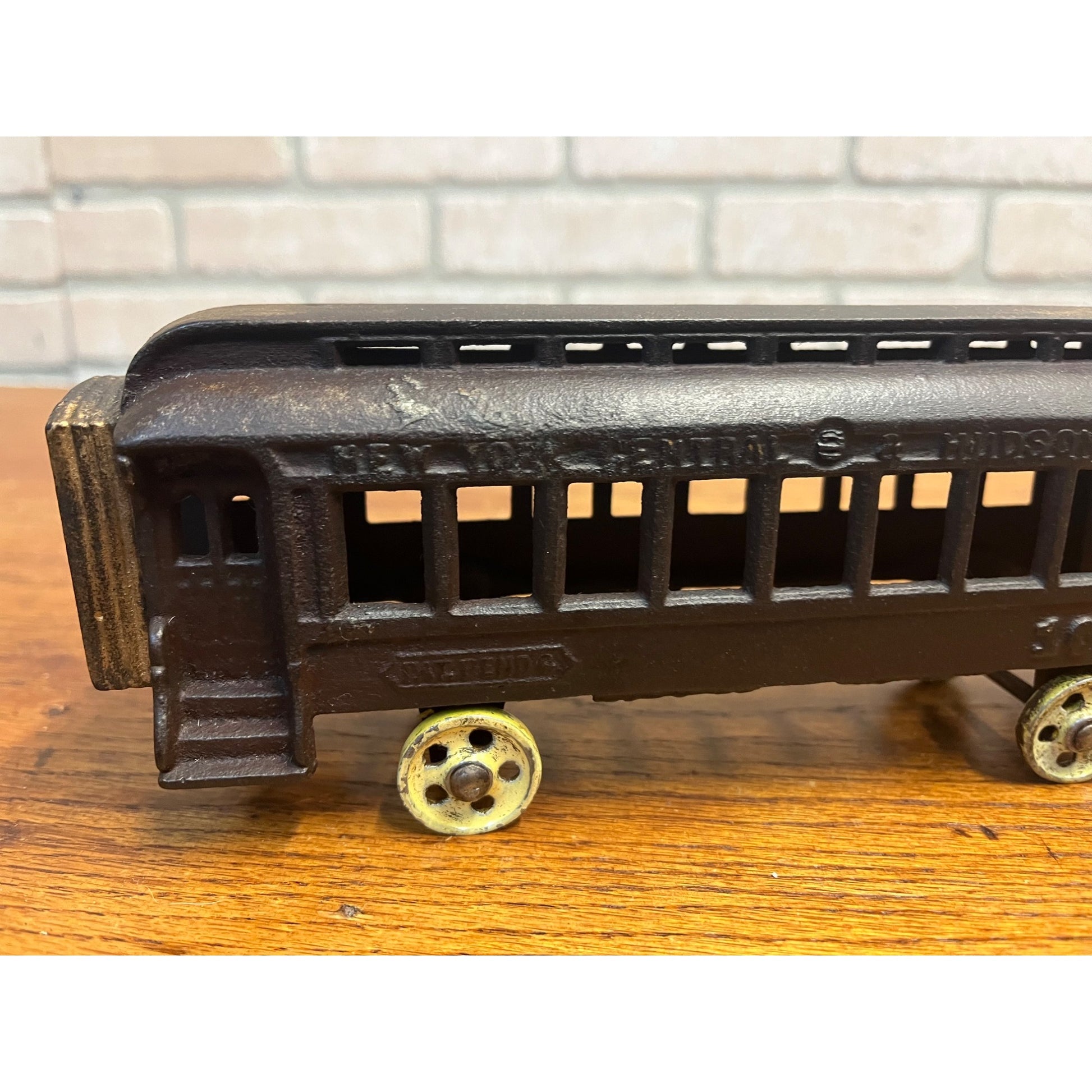 Antique IDEAL New York Cental Railroad 1086 Cast Iron Floor Passenger Train Car