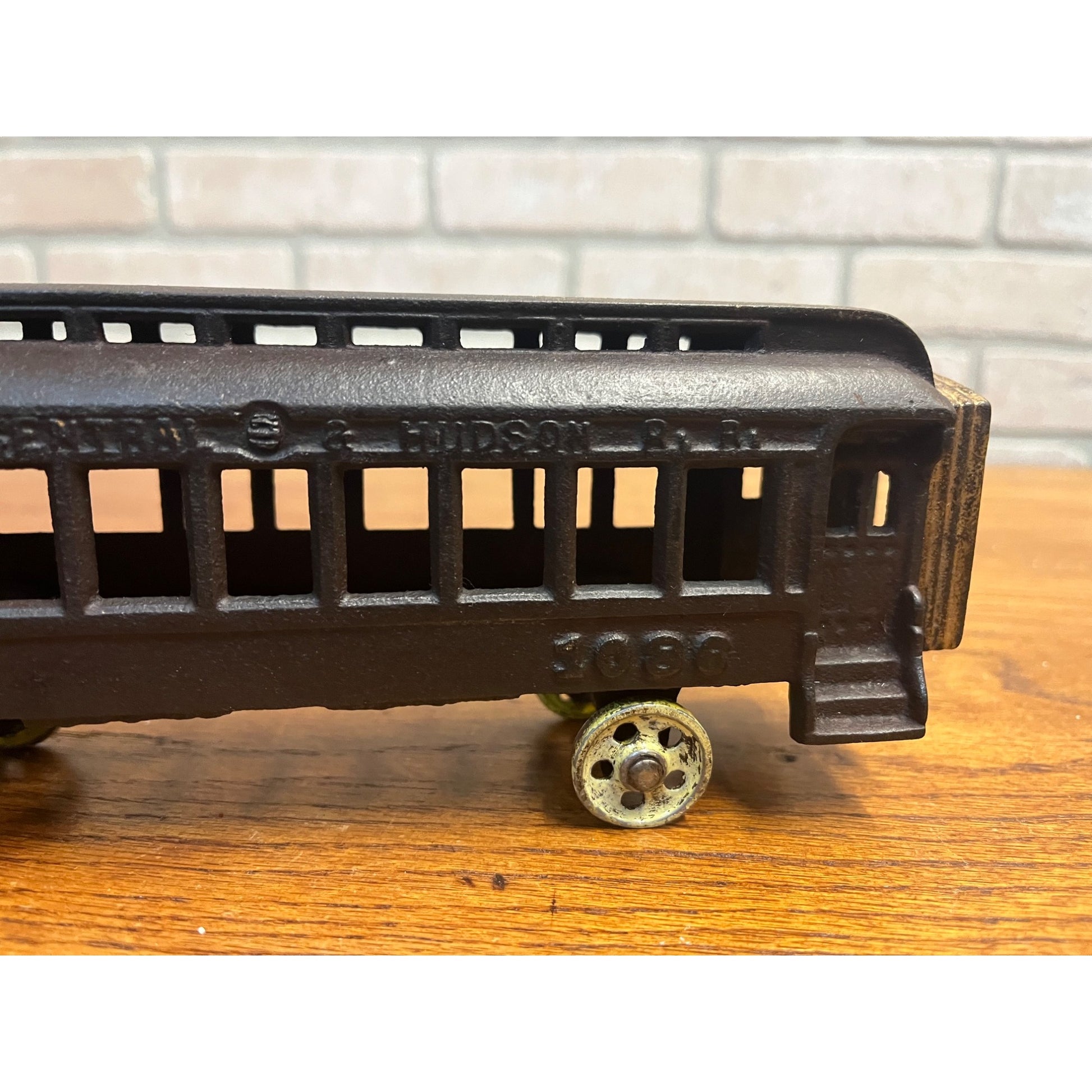 Antique IDEAL New York Cental Railroad 1086 Cast Iron Floor Passenger Train Car