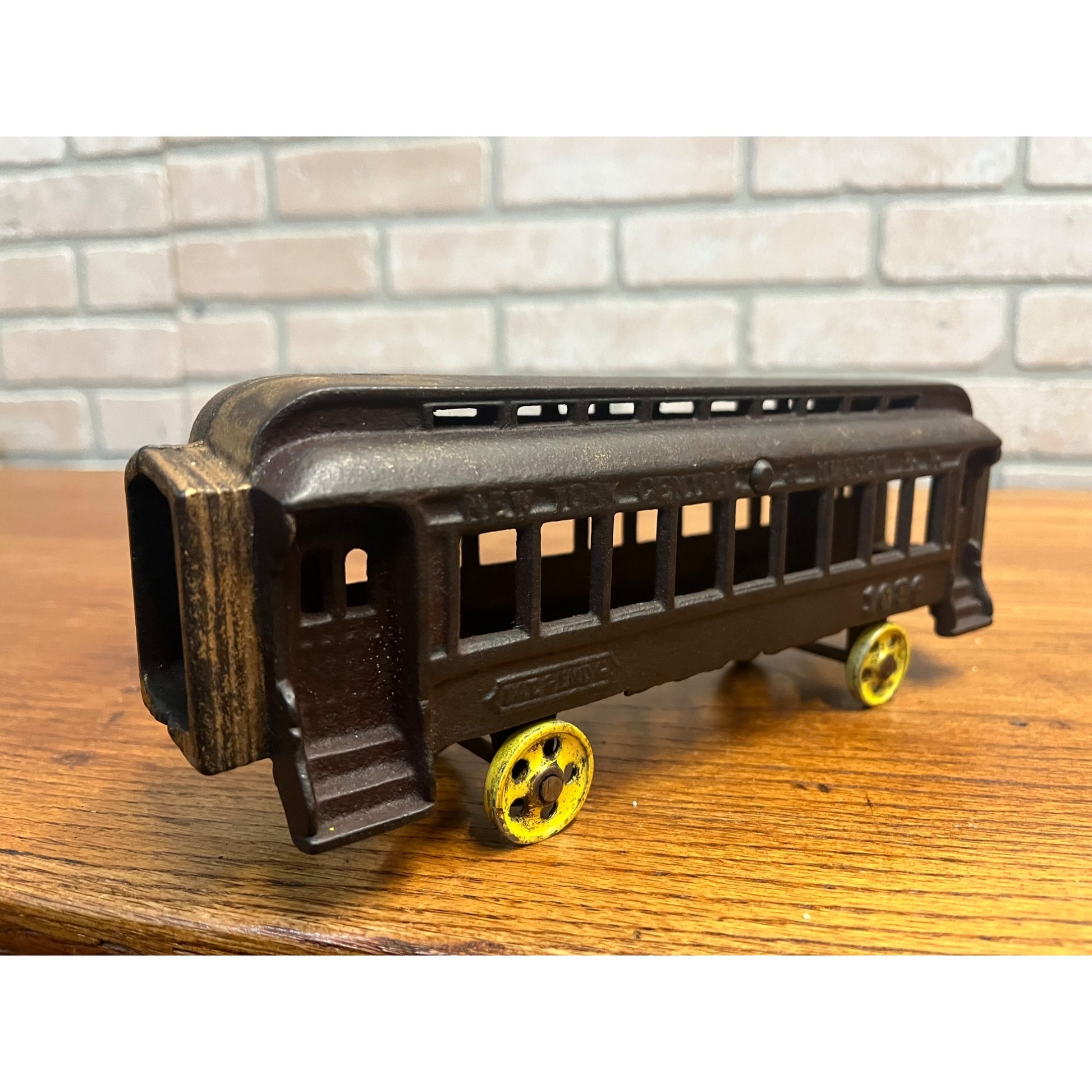 Antique IDEAL New York Cental Railroad 1086 Cast Iron Floor Passenger Train Car