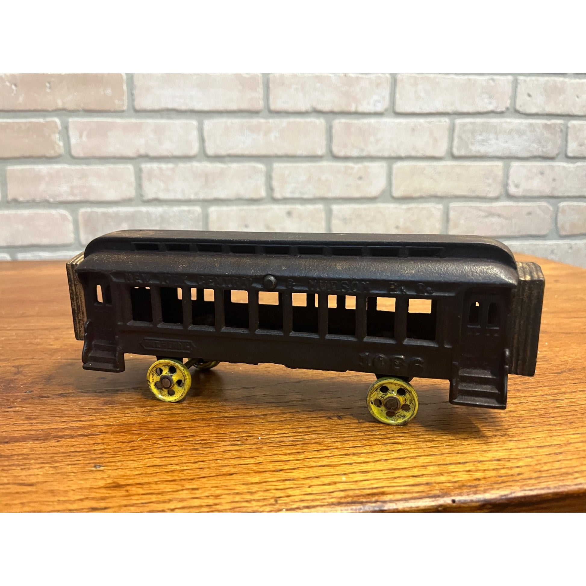 Antique IDEAL New York Cental Railroad 1086 Cast Iron Floor Passenger Train Car