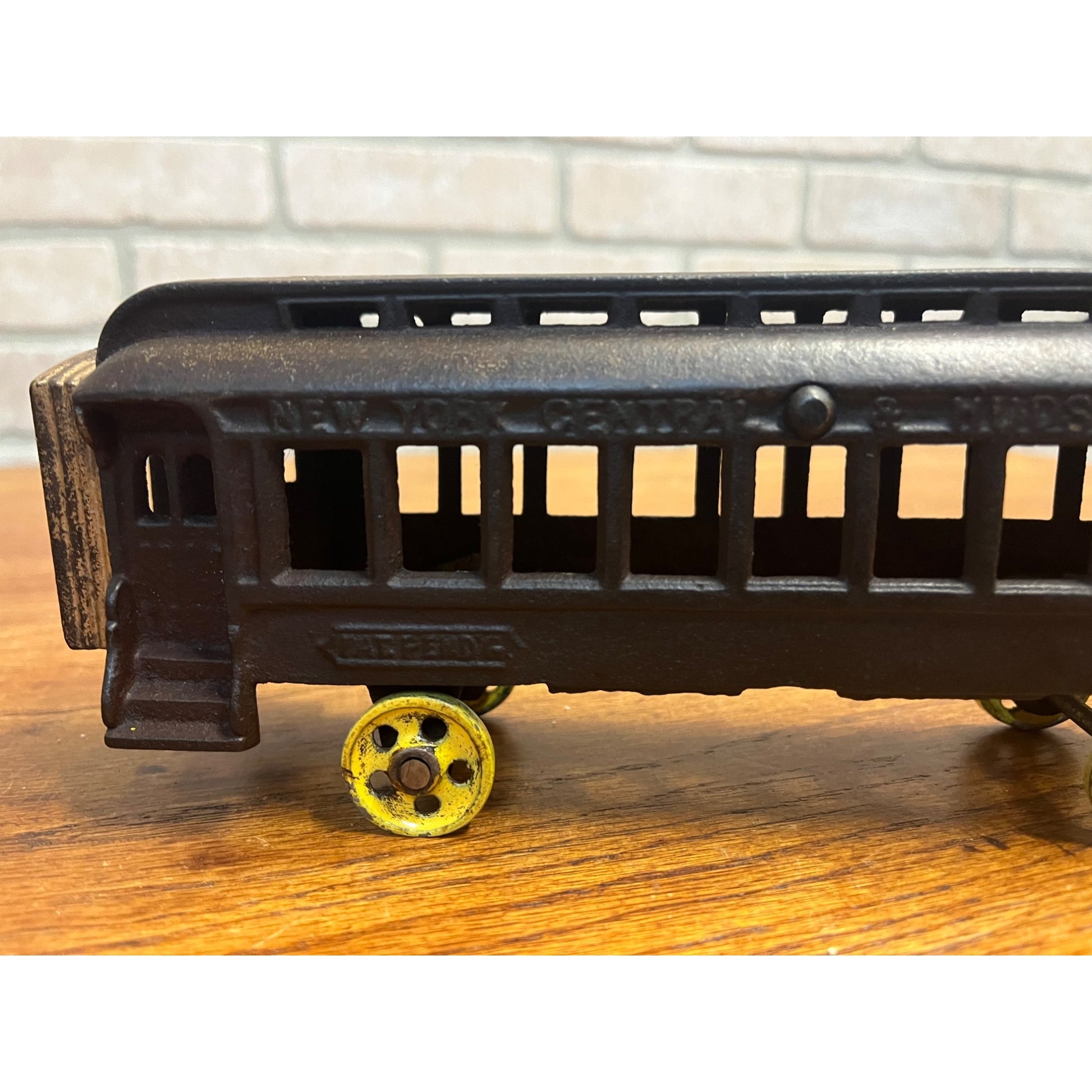 Antique IDEAL New York Cental Railroad 1086 Cast Iron Floor Passenger Train Car