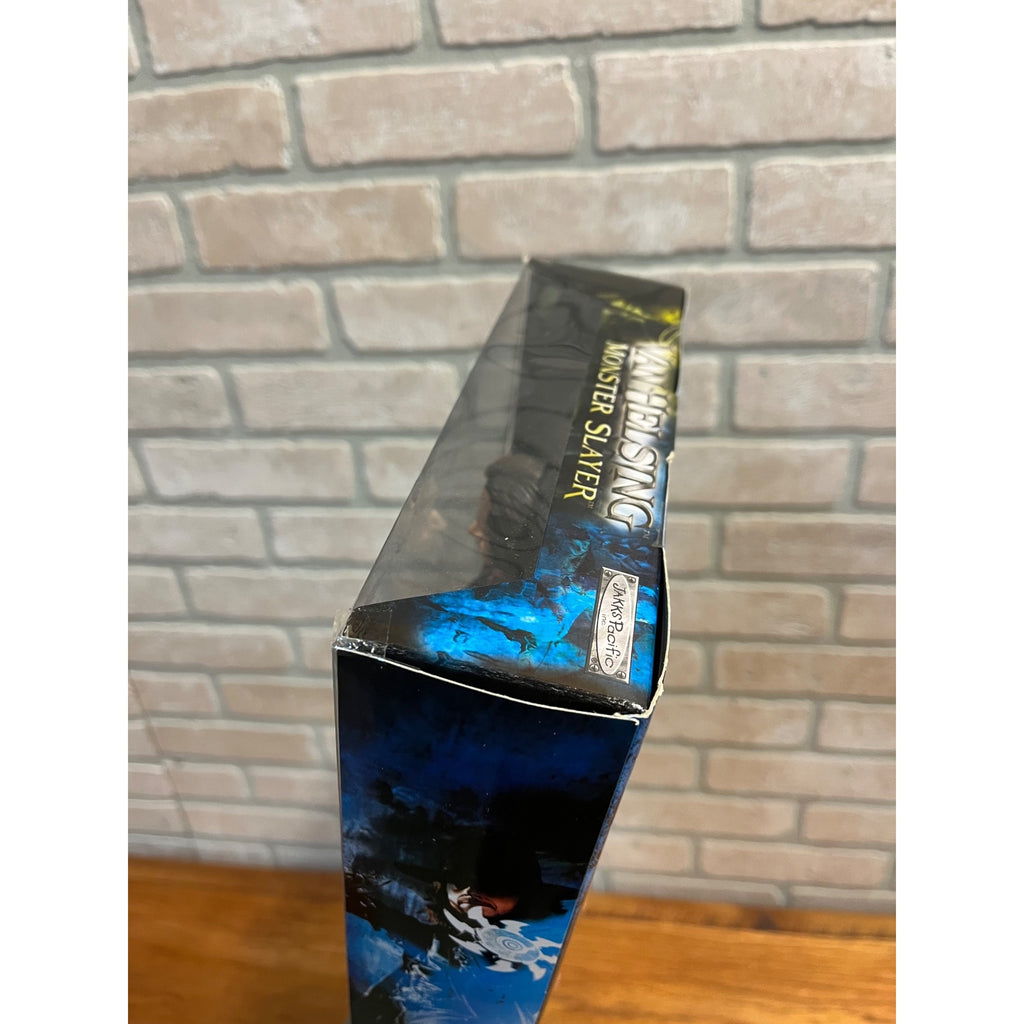 2004 Van Helsing Monster Slayer 12" Movie Action Figure Doll Hugh Jackman NEW