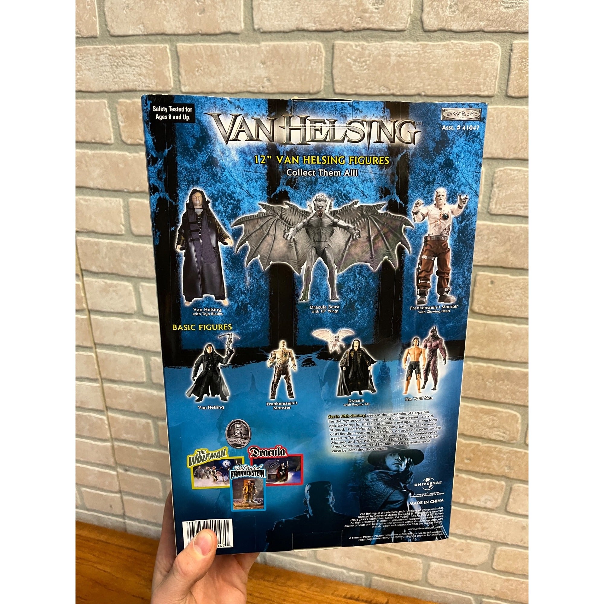 2004 Van Helsing Monster Slayer 12" Movie Action Figure Doll Hugh Jackman NEW