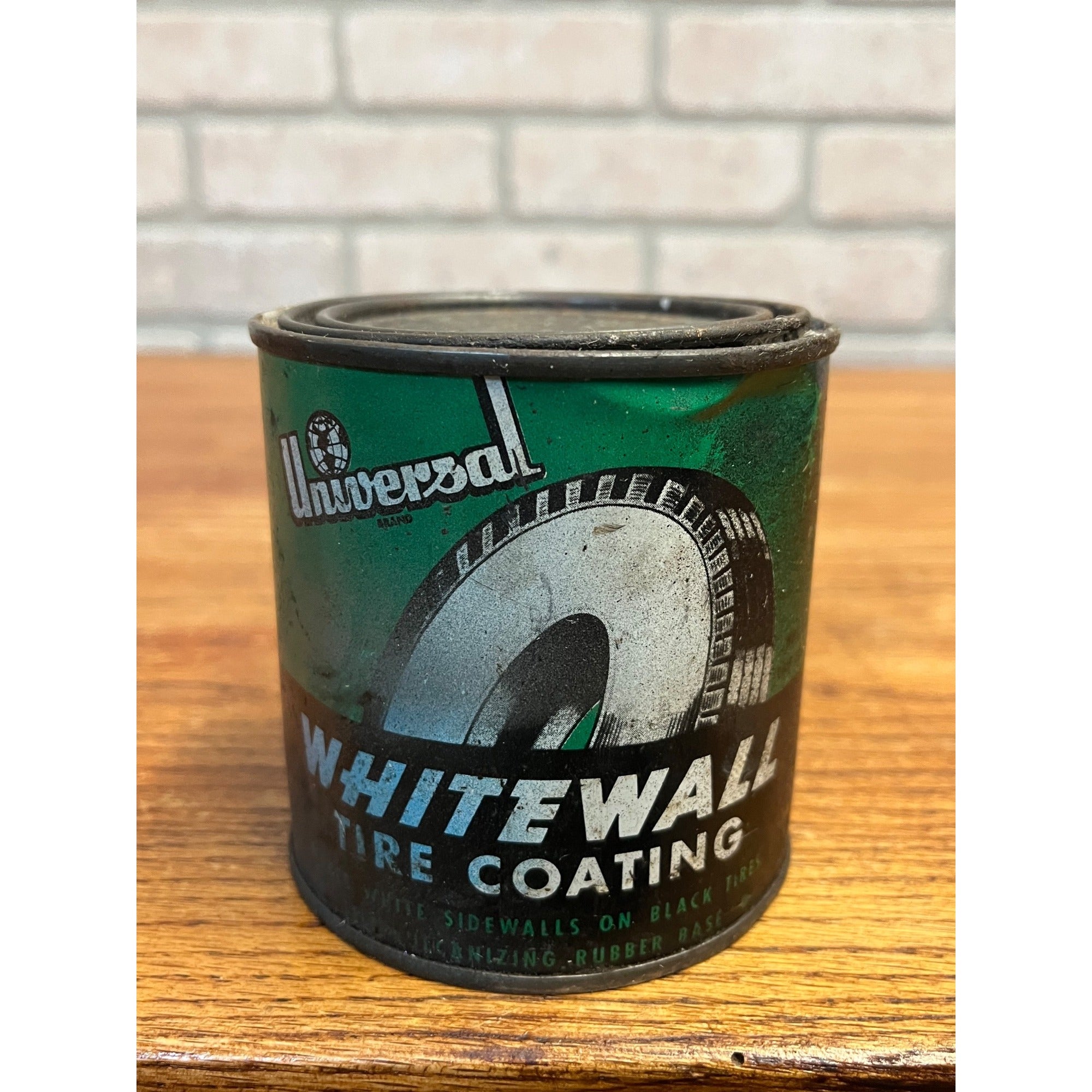 Vintage Universal Whitewall Tire Coating Tin 16 Fluid Ounce Size R.M. Hollingshead Corp. Camden, New Jersey