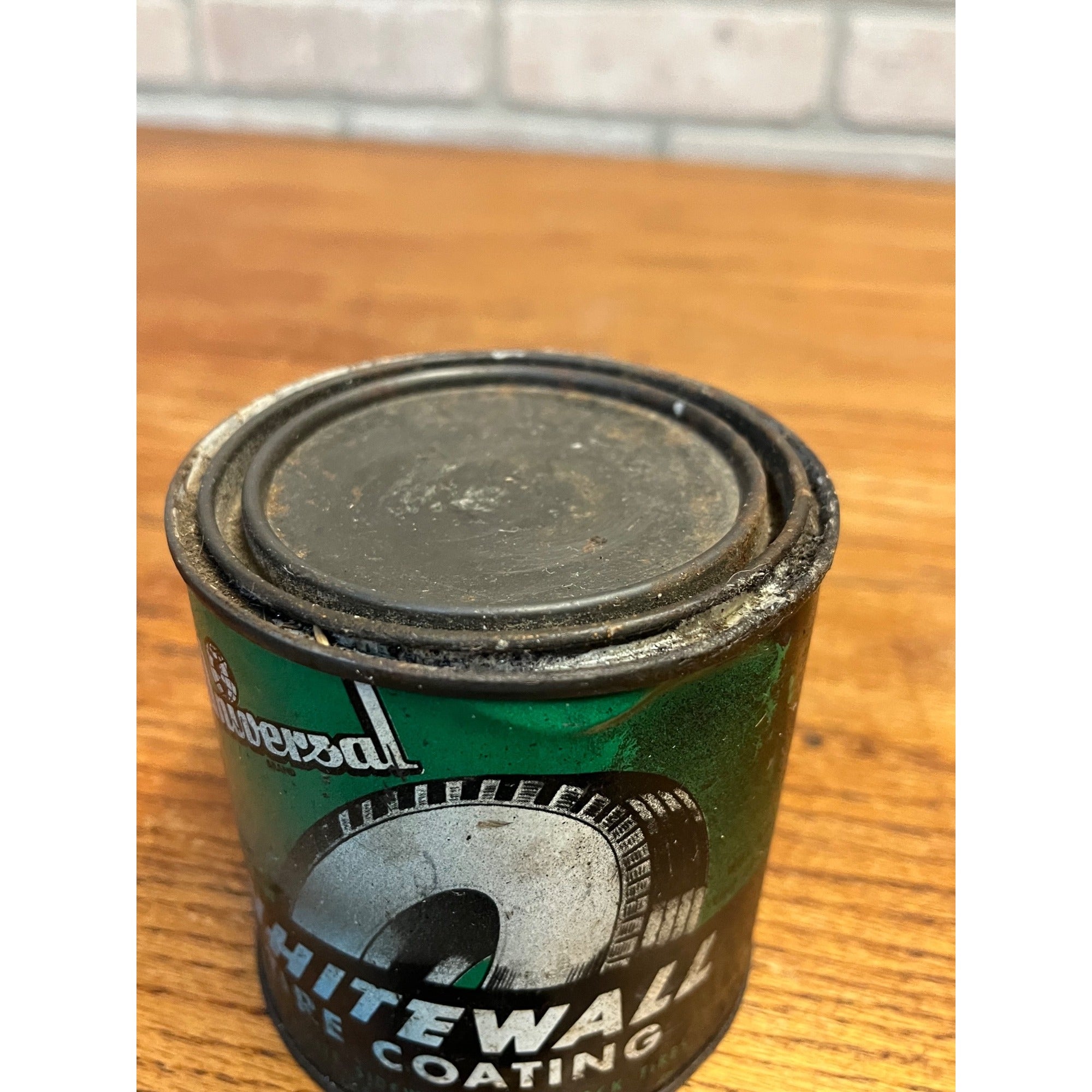 Vintage Universal Whitewall Tire Coating Tin 16 Fluid Ounce Size R.M. Hollingshead Corp. Camden, New Jersey