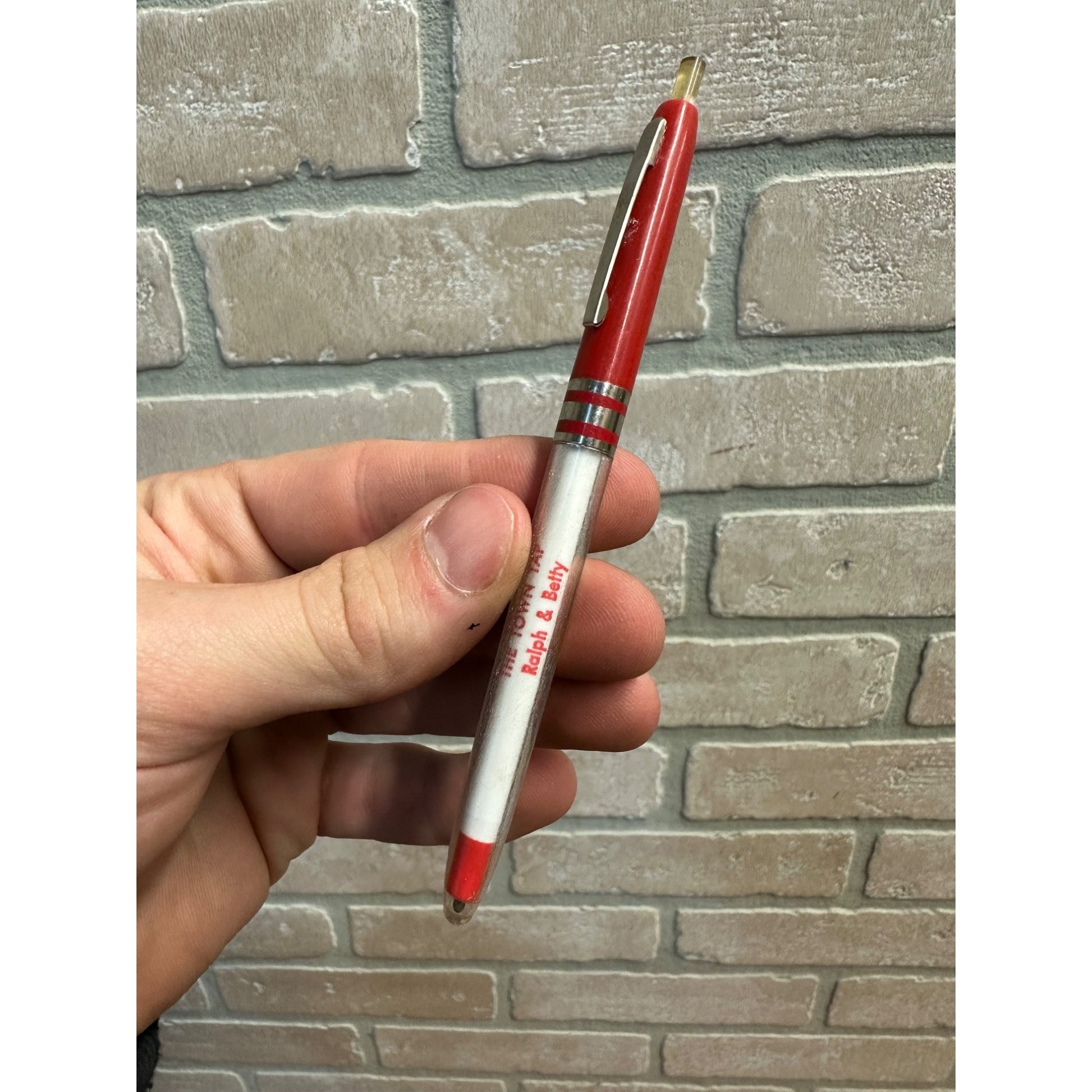 Vintage Advertising Pen Town Tap (Columbus, Wisconsin) Ralph Betty Everson Wis