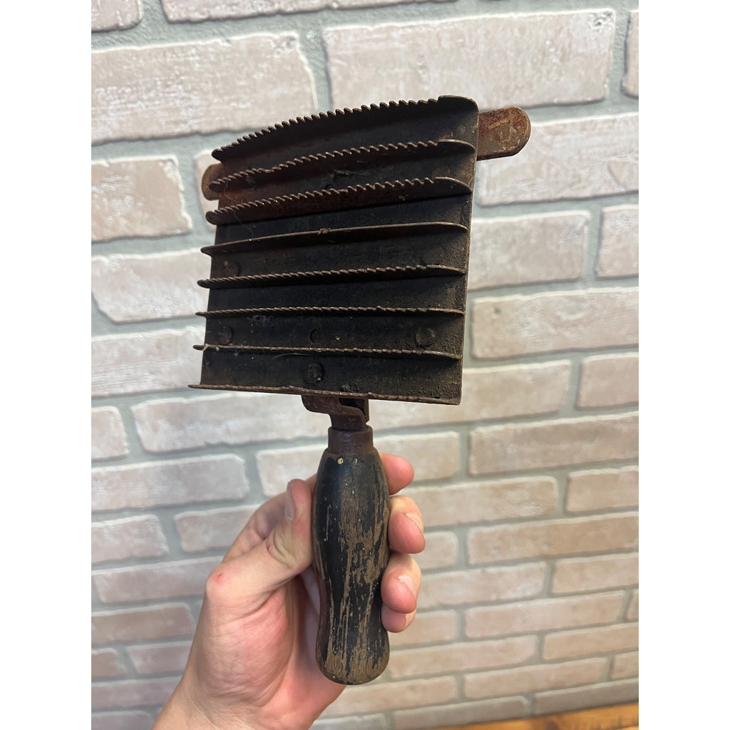 Antique Horse Curry Comb Equestrian Grooming Farm Tool Metal & Wood Handle