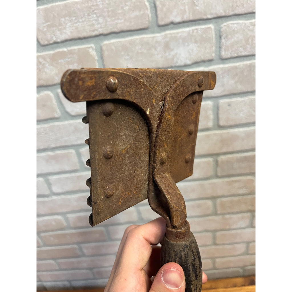 Antique Horse Curry Comb Equestrian Grooming Farm Tool Metal & Wood Handle