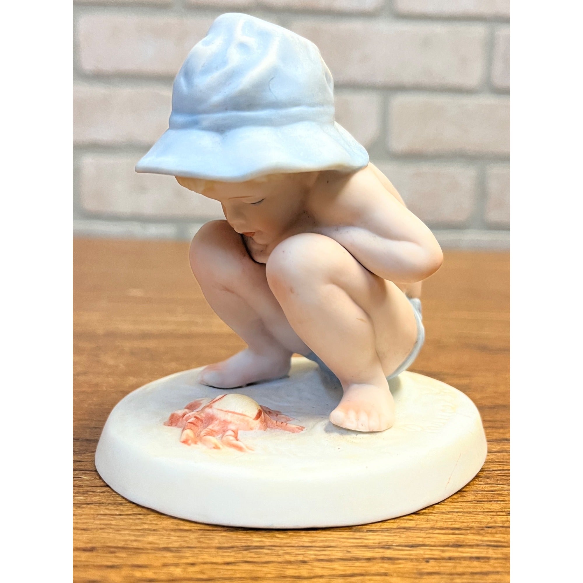 Beach Buddies Frances Hook the Child's World Figurine 2356/15 M Boy and Crab