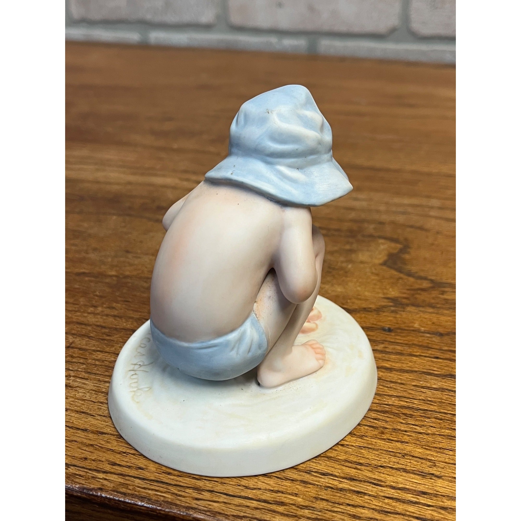 Beach Buddies Frances Hook the Child's World Figurine 2356/15 M Boy and Crab