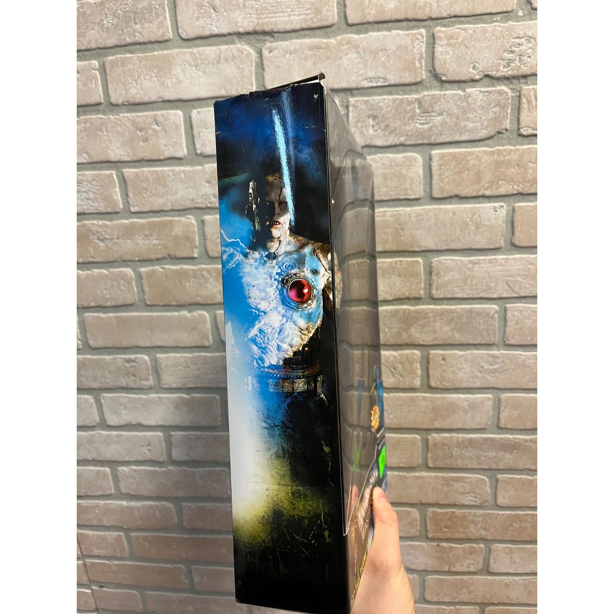 Van Helsing Monster Slayer 12" Figure Frankenstein Glowing Heart 2004 Jakks