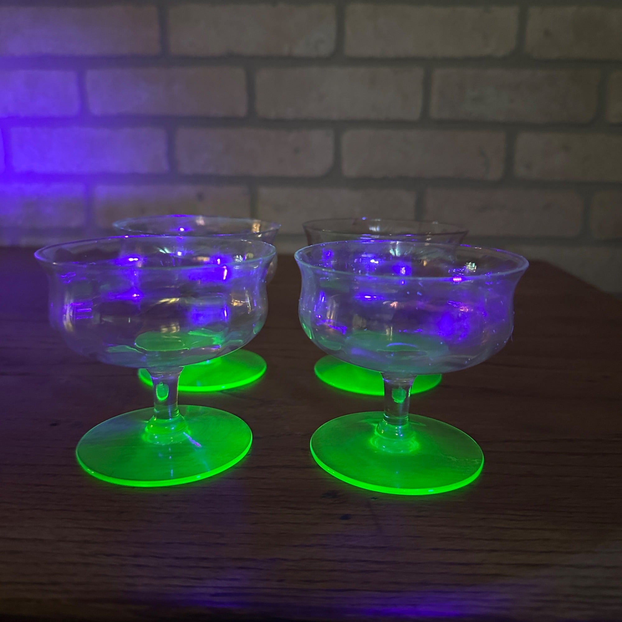 (4) Vintage Uranium Sherbert Sundae Glass Stemmed Set Iridescent