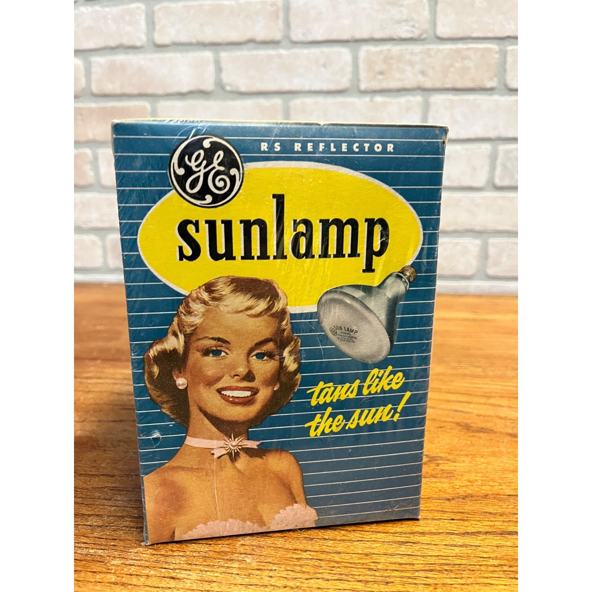 GE General Electric Vintage 50s 60s Sun lamp Tanning Bulb Box Sunlamp Retro Prop