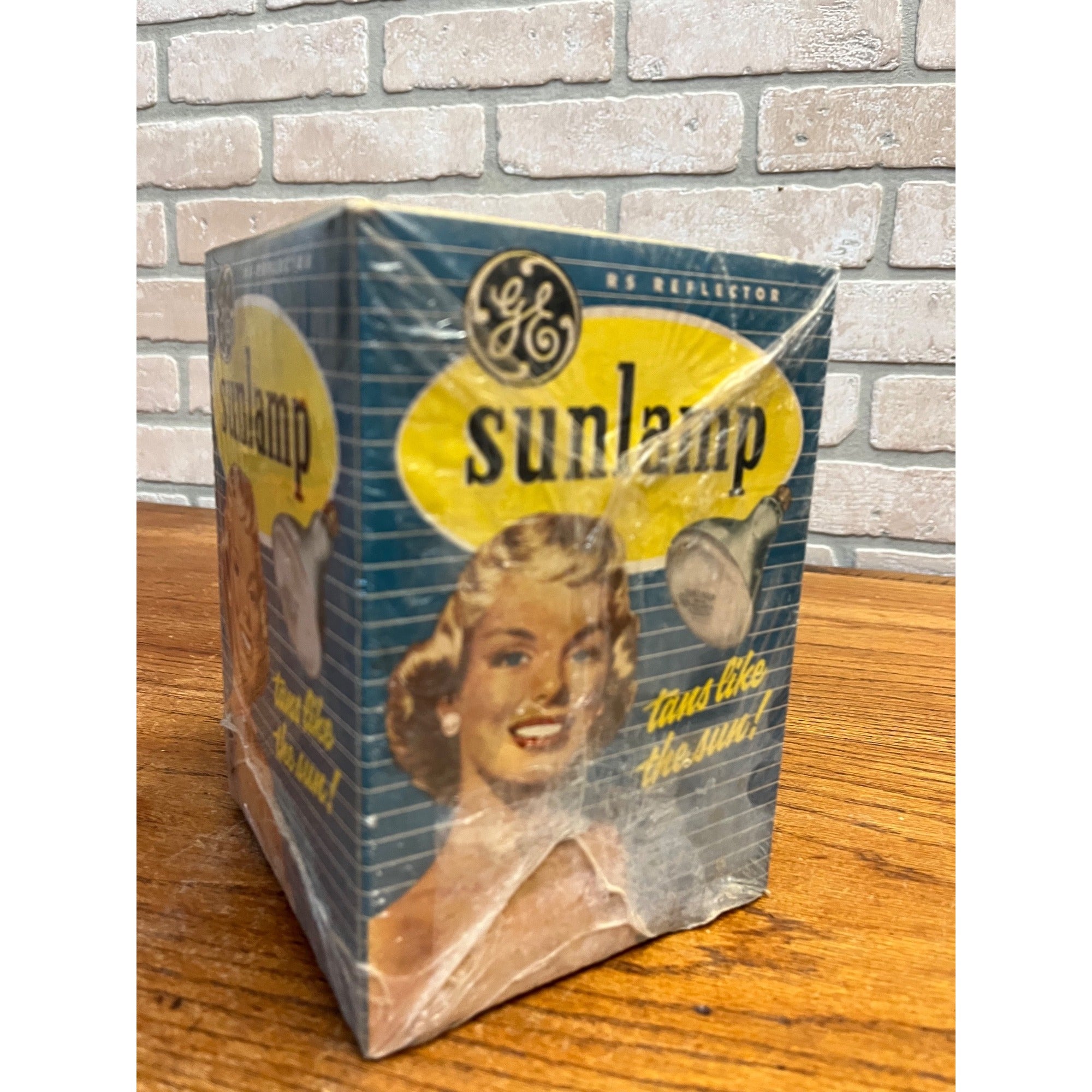 GE General Electric Vintage 50s 60s Sun lamp Tanning Bulb Box Sunlamp Retro Prop