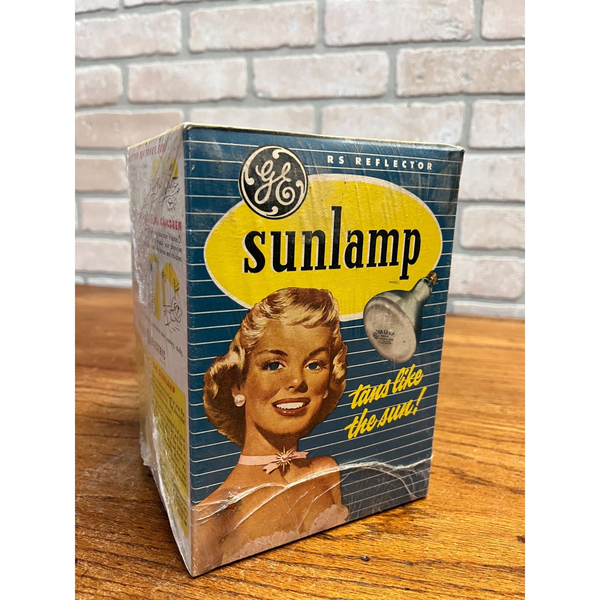 GE General Electric Vintage 50s 60s Sun lamp Tanning Bulb Box Sunlamp Retro Prop