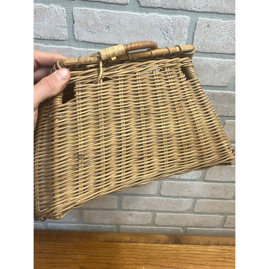 Vintage Wicker Woven Fishing Creel Basket Bait Tackle -- AS-IS