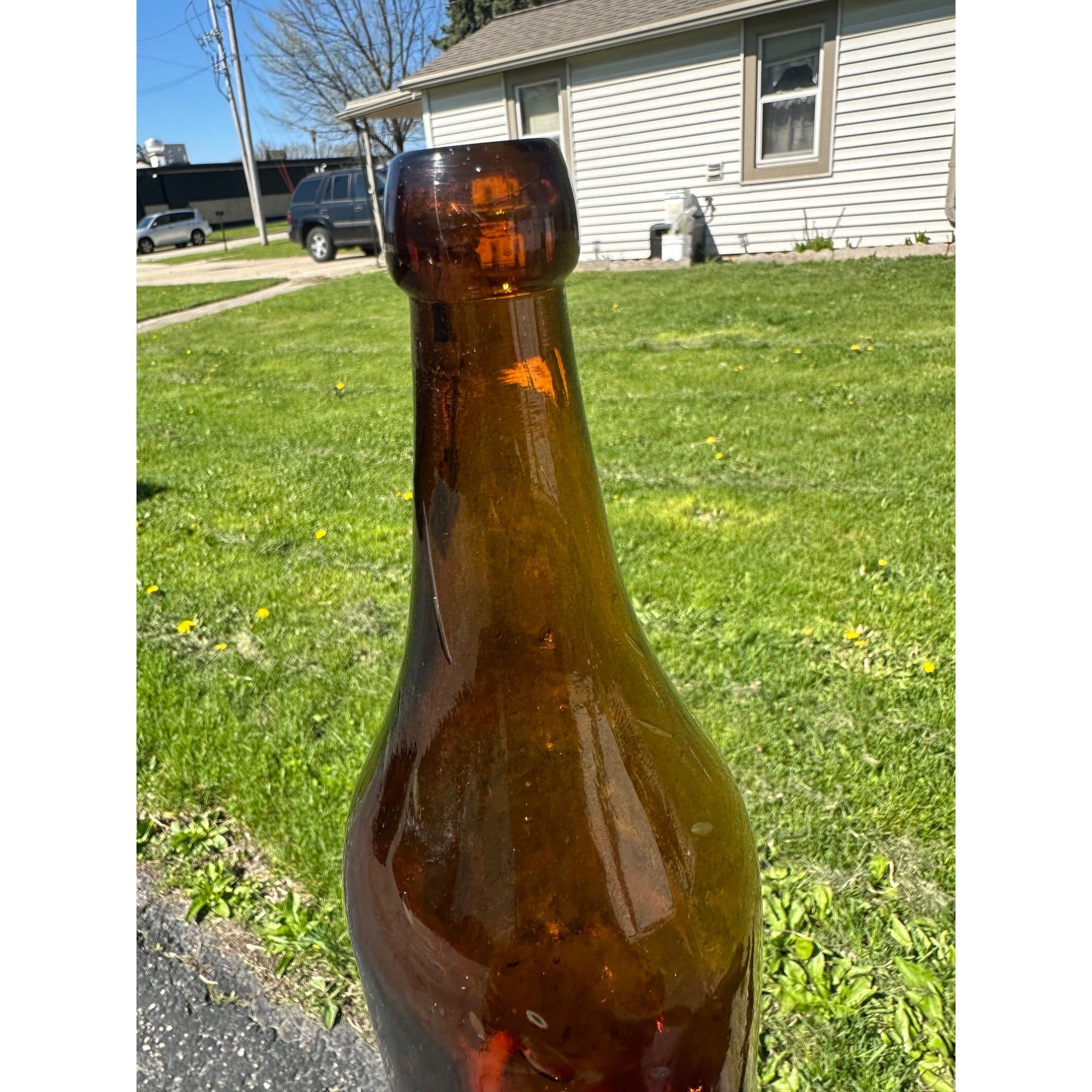 Pre-Prohibition Bosch Brewing Co. Amber Lake Linden Michigan Beer Bottle Blob