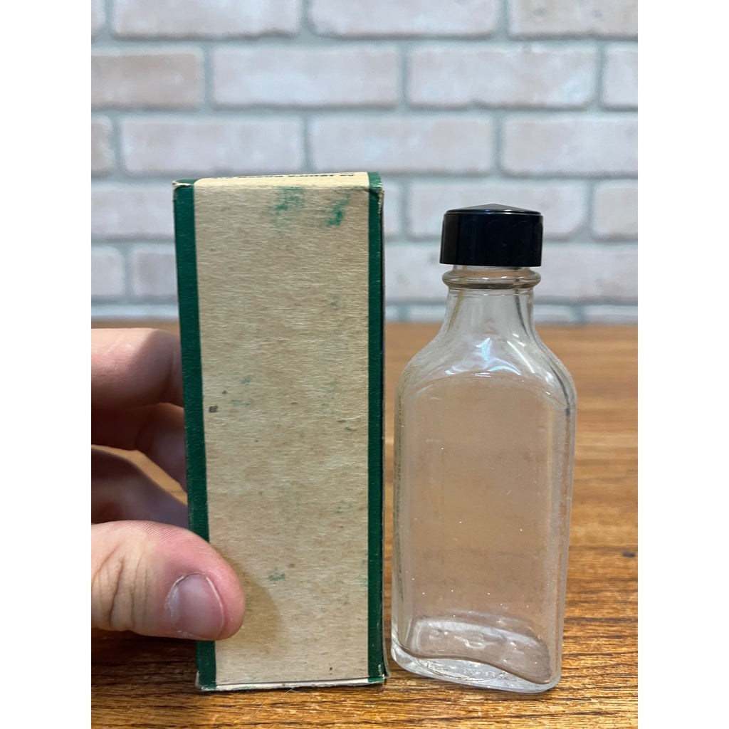 Vintage John's Green Oil Box w Bottle, Chetek, WI, W.G. Malcolm Medicine