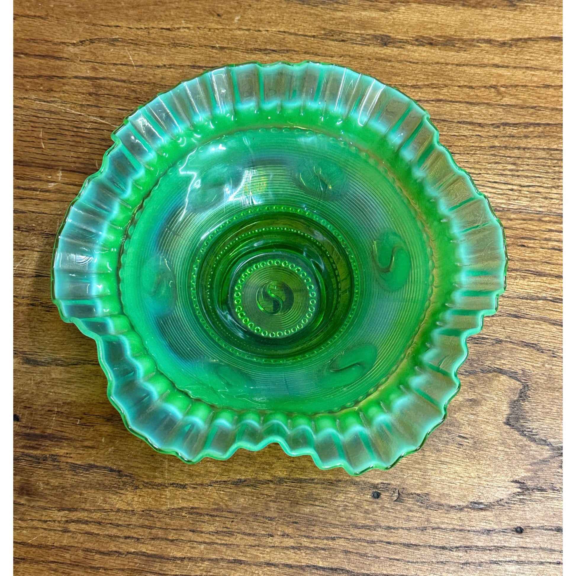 Antique EAGP Opalescent Green Jefferson Glass Astro Ruffled Bowl 8"