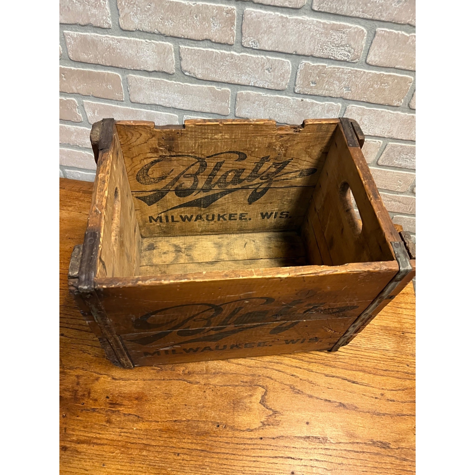 Vintage Blatz Milwaukee Beer Wisconsin Wooden Crate Case for (12) Quart Bottles