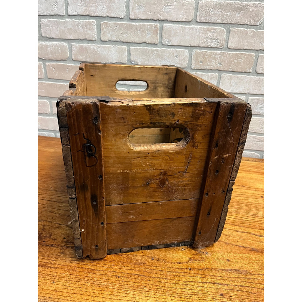 Vintage Blatz Milwaukee Beer Wisconsin Wooden Crate Case for (12) Quart Bottles