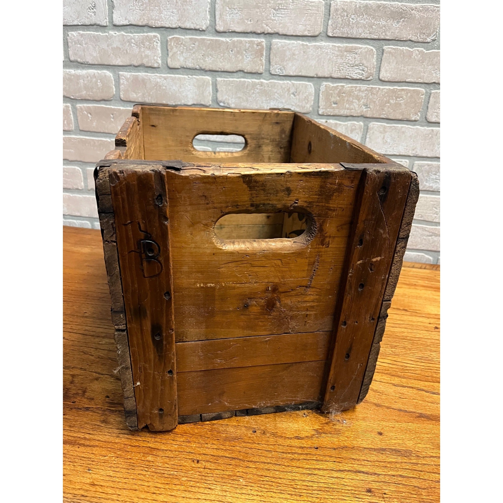 Vintage Blatz Milwaukee Beer Wisconsin Wooden Crate Case for (12) Quart Bottles